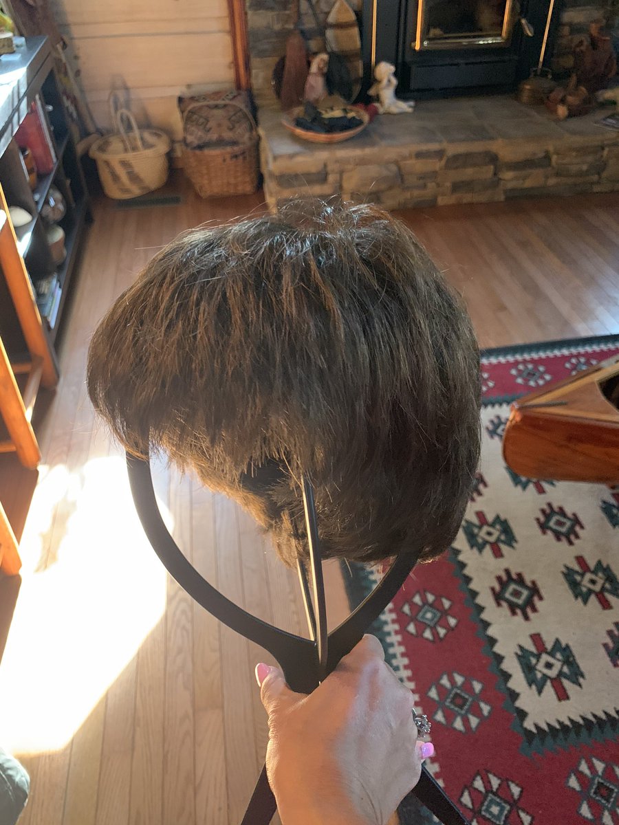 RachelBaribeau's tweet photo. My family & I would like to bless someone in need (of a beautiful wig) this season. Pls comment or share as you see fit. π
#whiteenvelope #sheissmilingdown https://t.co/vLJSwgE8dj