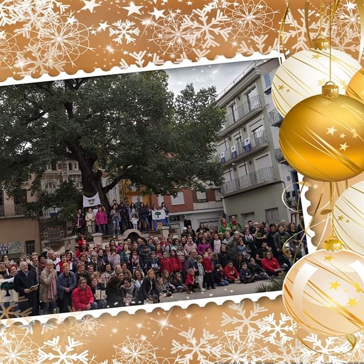 NavajasOlmo's tweet photo. #FelizNavidadyProsperoAñoNuevo 🎀🌳🎀

En un año tan especial, por tantos y buenos momentos vividos juntos este 2️⃣0️⃣1️⃣9️⃣, desde la plaza del #OlmodeNavajas los mejores deseos para todos-as y felices fiestas amigos-as 💞🌍🌳🌎💞 https://t.co/iK0Hy2Uuli