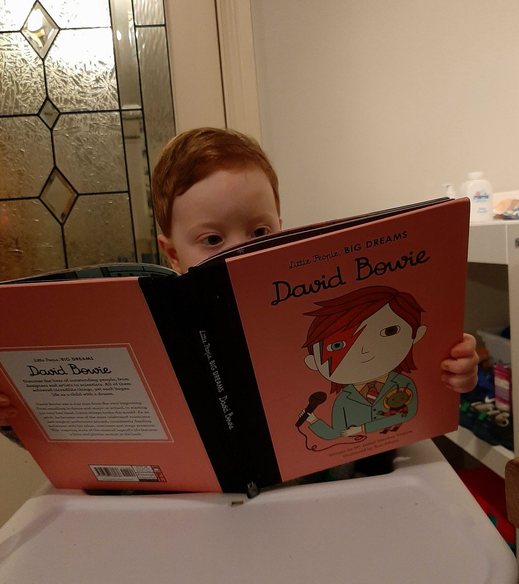 If only he was old enough to join @ThePeoplesTrial... maybe we'll recruit #SantaClaus when he arrives. There is still time to join the first fun online #randomisedtrial powered by the public  thepeoplestrial.ie #ChristmasEve #bedtimestory #DavidBowie #ReadingInBed @hrbtmrn