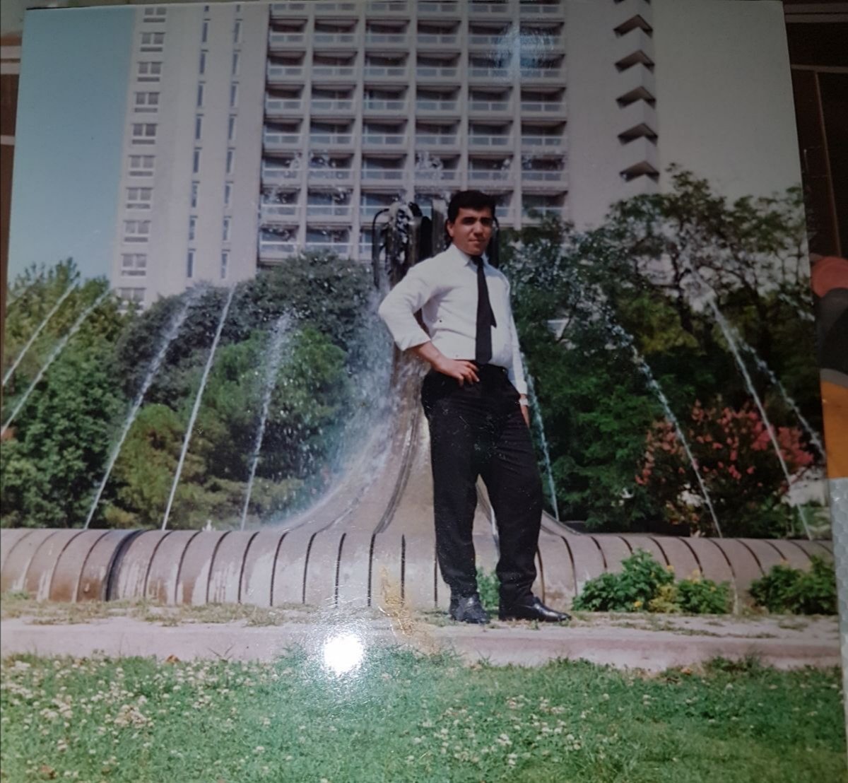 "Keşke gençliğim bir  gün dönseydi, ihtiyarlığın başıma ne kadar hazin işler açtığını ona şikayet edip anlatacaktım" 😥 Eski resimler yıl 1988, yenileri malumunuz yıl 2019 😥