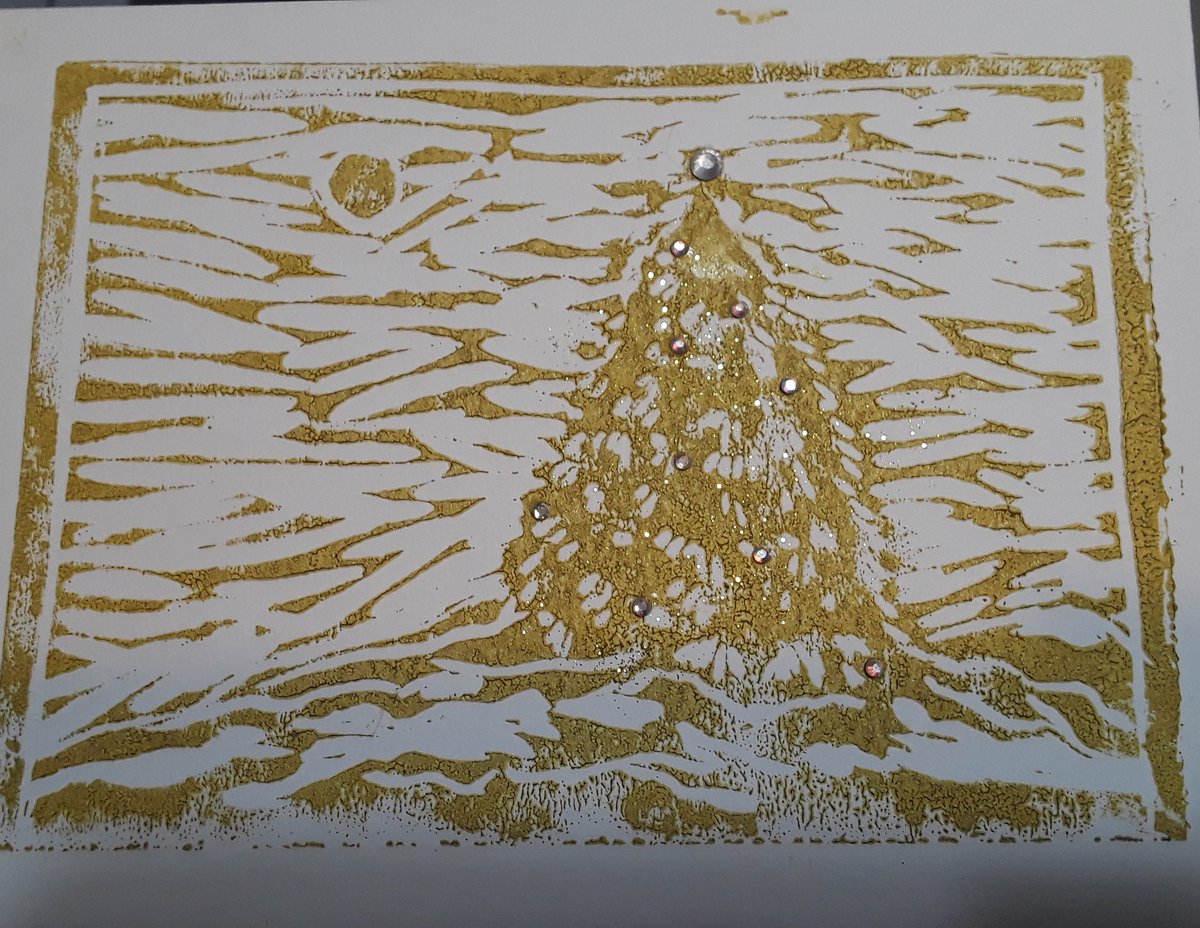 Happy Holidays to everyone! #christmas #happyholidays #printmaking #linocut #linoleum #handprinting #artlife #artistslife #wishinghappiness