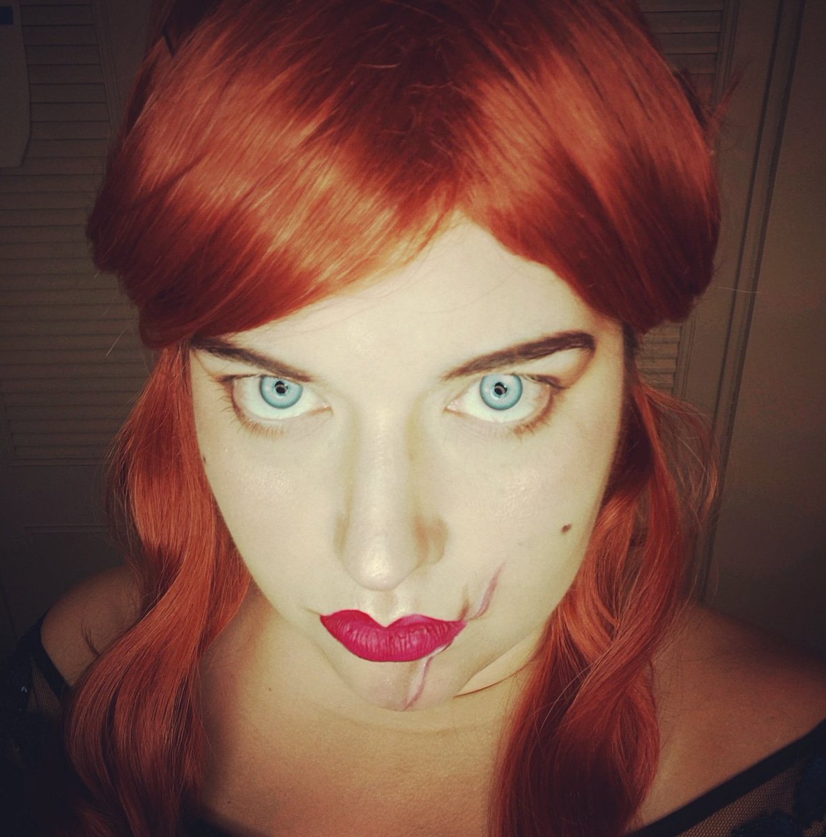 battlebardart2's tweet photo. My #mafiaoc Ophelia "Sometimes" Martens has been through a bit of a rough patch while looking for her friend #rubyrockwell which resulted in a new wound. But that won't stop her from coming to the #mafiagala to defend those she adores during this holiday season. https://t.co/IKgcD5tuU7