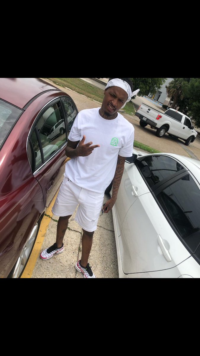 baby40_the1's tweet photo. Merry Christmas 🎄 Nigga missing you down here 💔Continue watching over me 💙 RestLeo40 https://t.co/7qu0YK9eFi