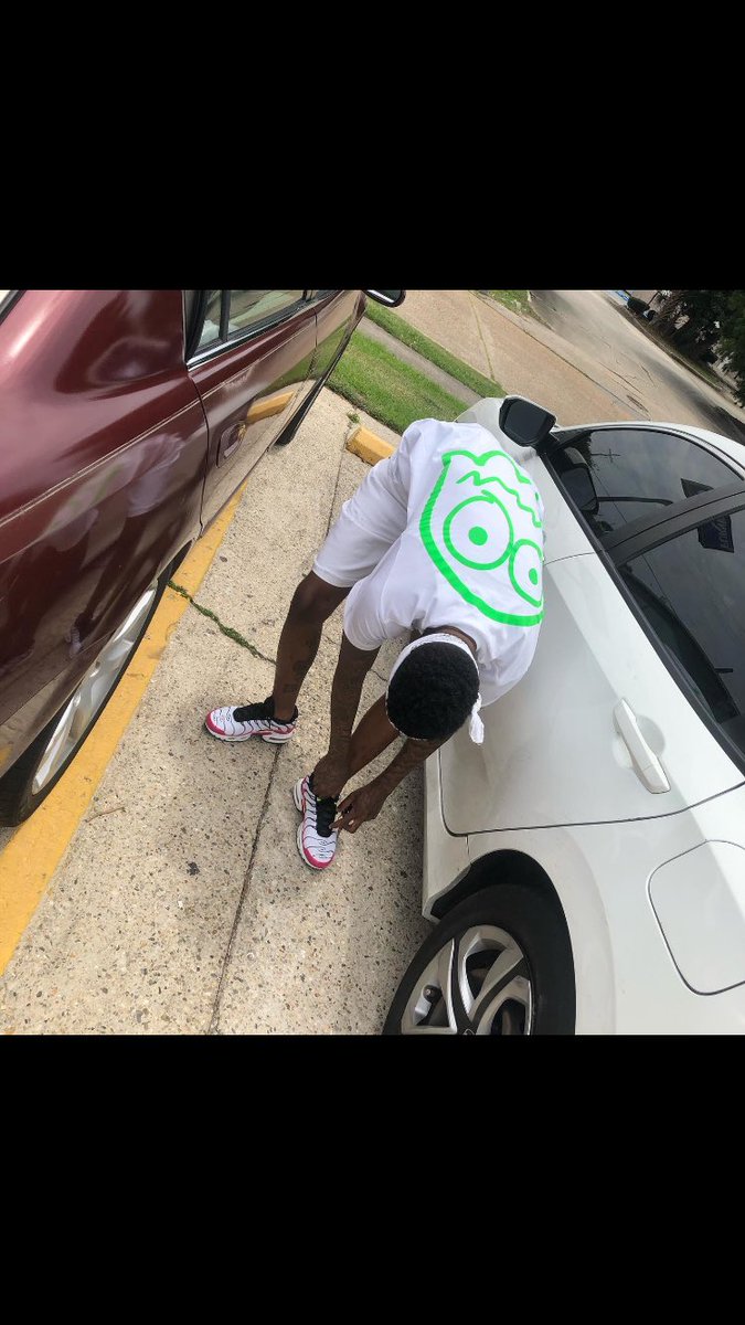 baby40_the1's tweet photo. Merry Christmas 🎄 Nigga missing you down here 💔Continue watching over me 💙 RestLeo40 https://t.co/7qu0YK9eFi