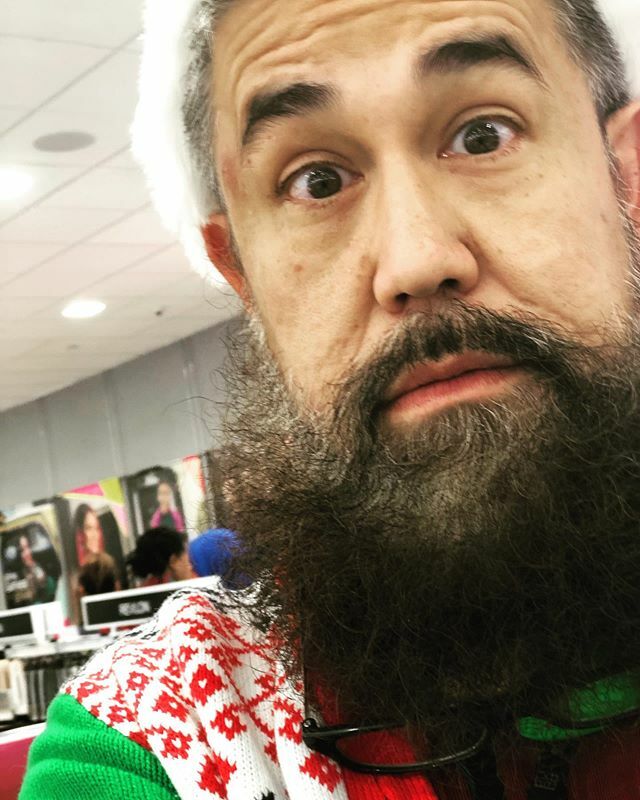 bilyfoster's tweet image. Ma wanted to go shopping today... of all days... to a makeup store... and now she’s asking me questions and I have to explain I’m not ‘that kinda gay’... #backstageBily #bilySelfie #howdoiexplain #iDontKnowWhatThatIs #iStillDontKnowWhatThatisMa ift.tt/39jxRgm