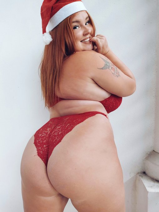 2 pic. Hot busty Santa ?
?https://t.co/orkJkjqAQ3 https://t.co/5Wh8xsxdAP