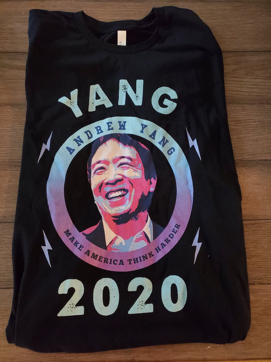 KPromitas's tweet image. I told my girlfriend no more than 3 small gifts this year. She chose to get me 3 #YangMerch gifts. I think I'll keep her. #YangGang #YangChristmas #Yang2020 #AndrewYang #YangGang2020 #YangGangLove @AndrewYang #Christmas