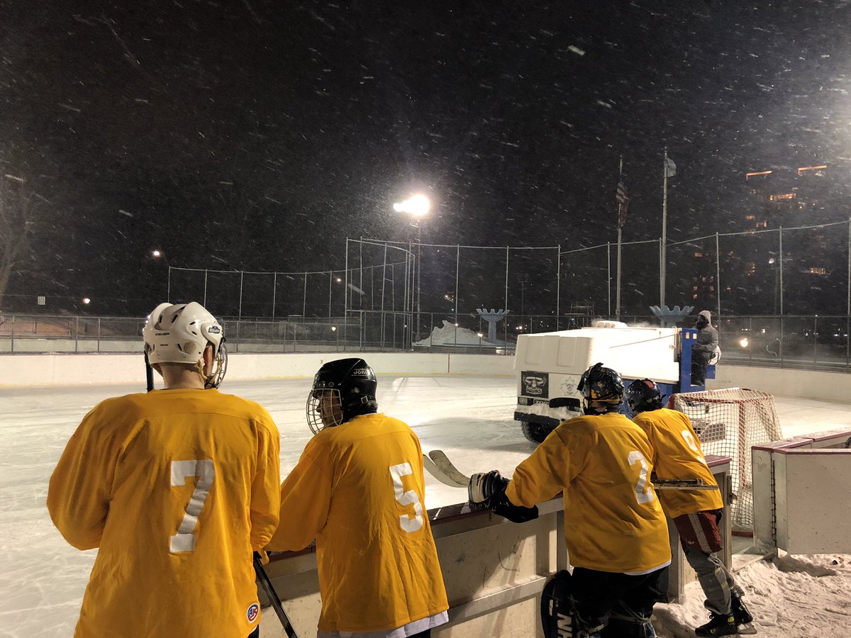braunyNYC's tweet photo. .@DarrenDreger over 40, old-time pond hockey at Lasker Rink in Central Park #laskerrink
@laskerrink
@CentralParkNYC https://t.co/y456tMnUZt