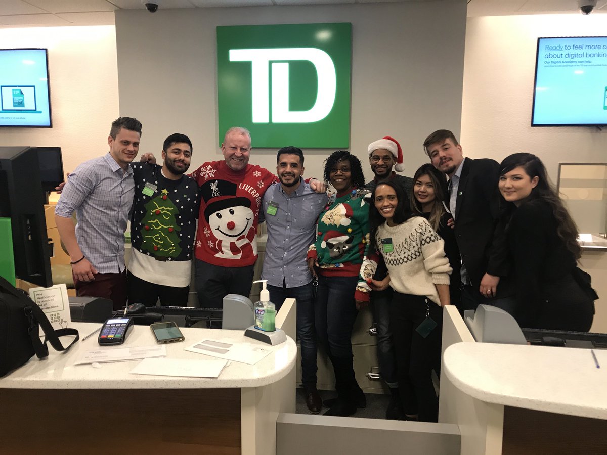AndrewP_YNWA's tweet photo. Loved visiting this great team at Yonge and Erskine who were helping lots of customers at this special time of year. Thank you ⁦@anthony_zucco⁩ for hosting me. Holiday Greetings to all 🎄🎄🎄 ⁦@JohnBurdo_TD⁩ ⁦@AlexSciucca⁩ https://t.co/hYviWdpTdt