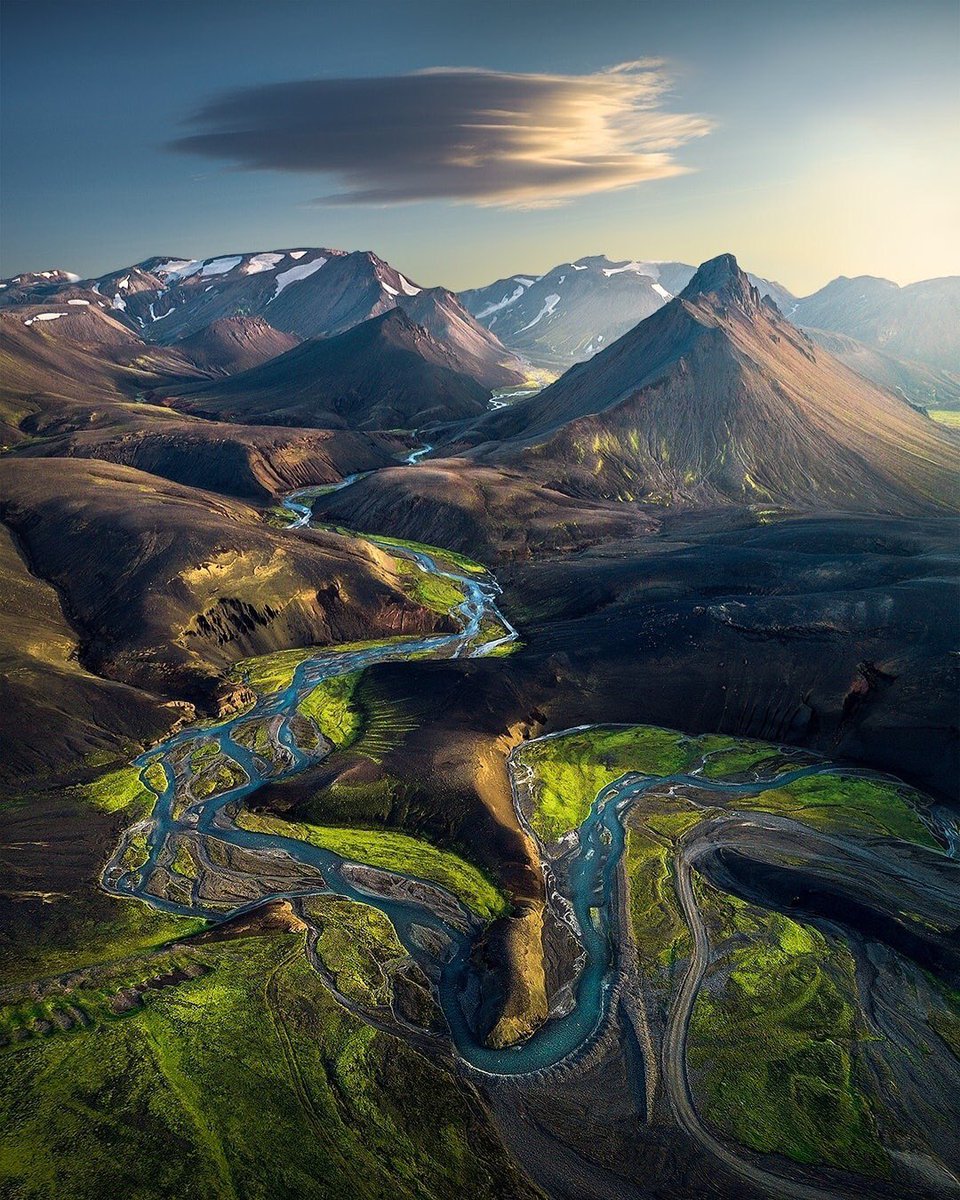 'Land of the Cones' ⛰️ Iceland. #Nature #Place #Planet #Iceland #Travel #Worldshotz #Superhubs #Landscapes #Beyondthelands_