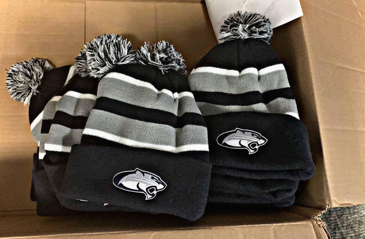 HewittTVLHoops's tweet photo. Santa ๐
came early for the Clay-Chalkville Basketball Players as they got a little extra Cougar Gear at practice this morning... ๐โผ๏ธ#Players1stProgram #TodayMatters @CityofClay @claychalknews @CoachMonceaux @CoachRudak @KvnConner https://t.co/egYhcMsnvH