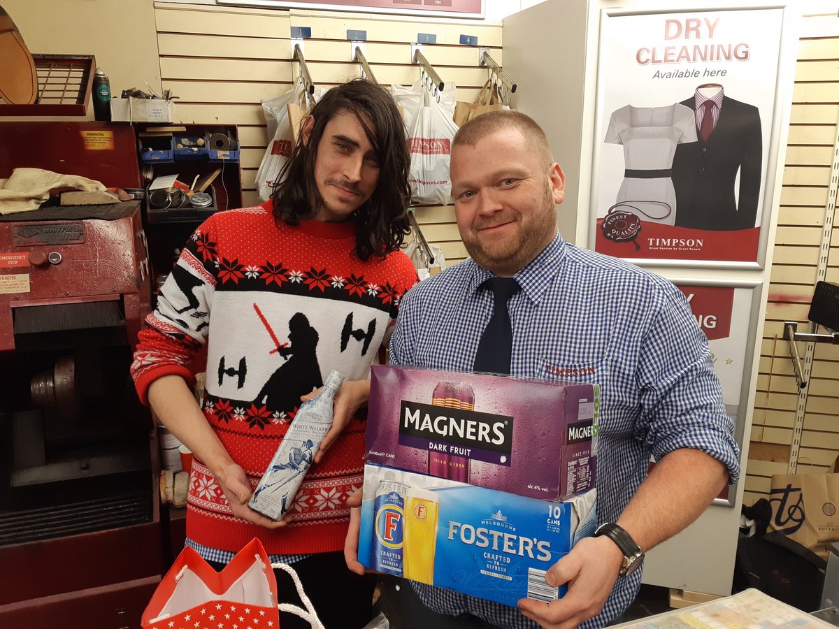 Looking after the boys who have looked after us this Christmas!! Thanks so much <a href="/taljaard_craig/">craig taljaard</a> and Dan for your help and support! Enjoy! <a href="/MarisaTowler/">Marisa Towler</a> @Robbo_On_Area9 <a href="/JamesTCobbler/">James Timpson</a>