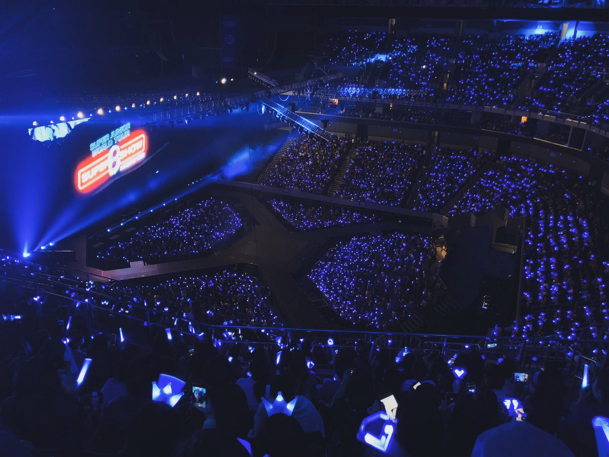 kyuthrust's tweet photo. Merry Christmas, dearest ELFS and SJ!! Mahal na mahal ko kayo!! 💖 https://t.co/ZrAOb3sCTY