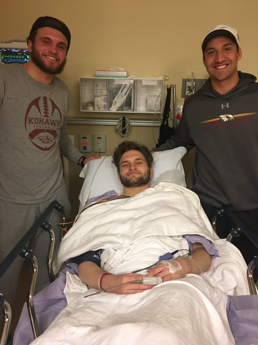 mrwave2001's tweet image. Thank you @NewmasterCOE for giving up time on Christmas Eve to wait with us during surgery for @quinydoo14 It meant a lot to all of us. @KohawksFootball #stlboys #kohawkfamily