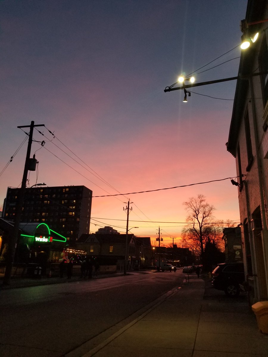 ontario_love's tweet image. Did you see that beauty of a sunset last night? @sunset_wx
@CTVLondon @weathernetwork @weatherchannel
.
#ldnont 
#sunset 
#sunsetweather 
#Decembersky 
#wintersunset
#wintersky
#twittersunset
#picoftheday 
#londonontariophotography 
#londonontario