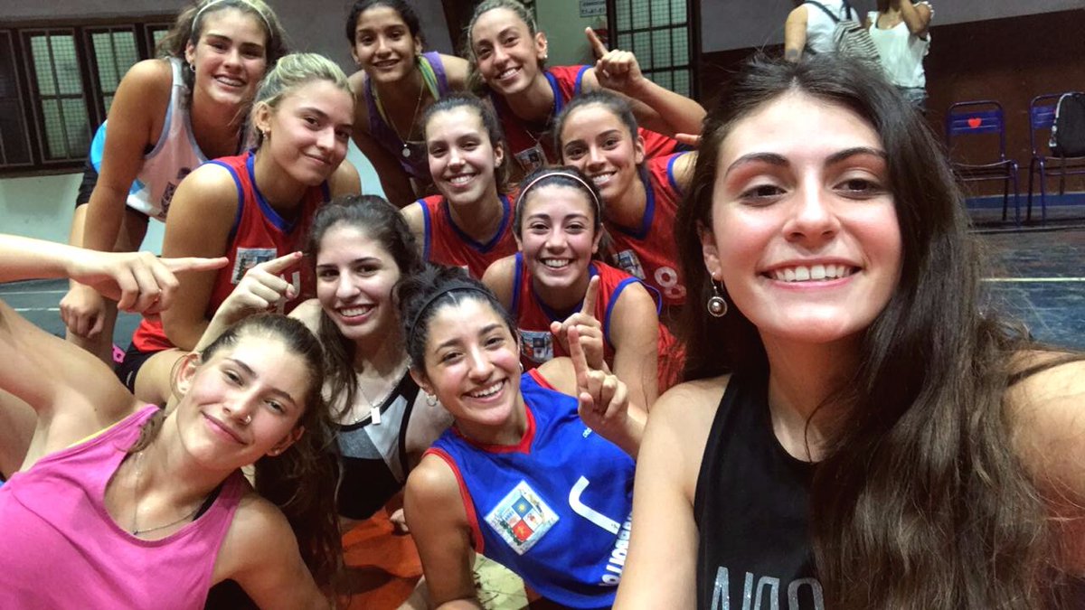 CopVoleibolClub's tweet photo. 🏆 SUB 19 CAMPEÓN ANUAL 2019🏆

FELICITACIONES A NUESTRAS JUVENILES QUE CERRARON SU ETAPA DE INFERIORES COMO LA MEJORES DEL TORNEO LOCAL.

#Sub19🎽🔵🔴
#CampeonAnual
#VamosCOP💪🔵🔴 https://t.co/orqRk4LRZ5