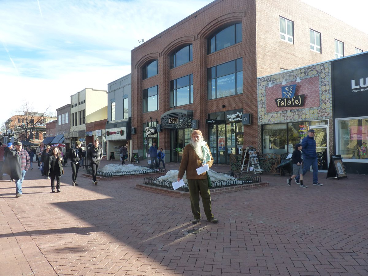 alakanandama's tweet photo. Christmas Eve protest on Pearl Street Mall, Boulder. We passed out about 100 handouts; while most didn't want to know, we also met some who were deeply caring. #StopBombingIdlib #IdlibUnderFire #SaveIdlibsChildren #EyesOnIdlib
@Syria_Irl @FARED_ALHOR @naderalihashemi @1962Wren https://t.co/ynktXfBQ92
