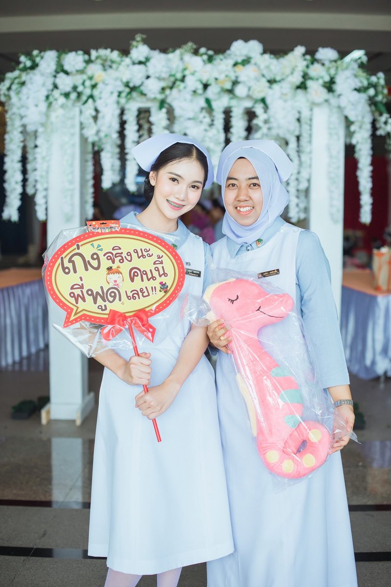 itnommm's tweet photo. เจ้าน้องเถาว์ที่เคียงข้างกันมาตลอด💕ตั้งแต่ครั้งแรกที่เข้ามาเป็นน้องเถาว์จนถึงตอนนี้ เรายินดีให้กับทุกความสำเร็จของกันและกันมาเสมอ #รับหมวก #รับขีด #นักศึกษาพยาบาล #บันทึกขึ้นวอร์ดของน้องนักเรียน #SNSIU3 https://t.co/jIfvoGNajL