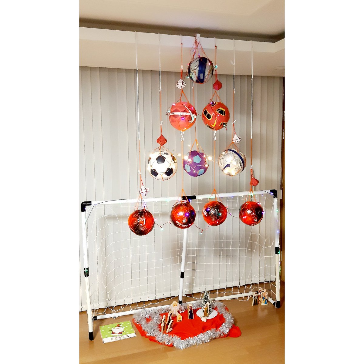 Merry Christmas peeps! Our 2019 #diy #ChristmasTree brings together our passion for #football #design and of course #Christmas 
+
#designforeveryone #designinpractice