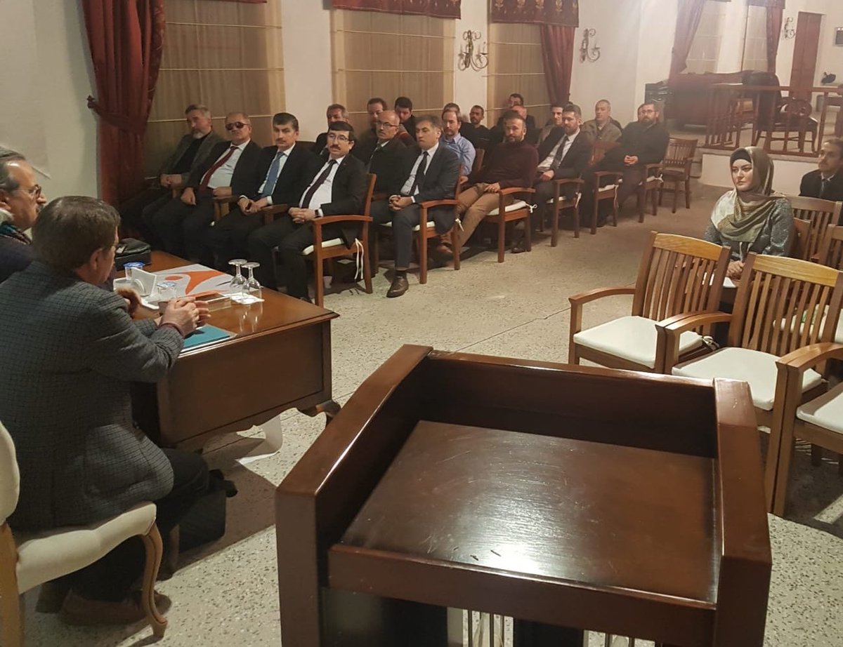 “Onu diğer yazarlardan ayıran en önemli özelliği insanları Allah’a götüren engelleri ortadan kaldırmak için yazmasıydı...”
Allah ondan razı olsun, gani gani rahmet eylesin.
#NuriPakdil