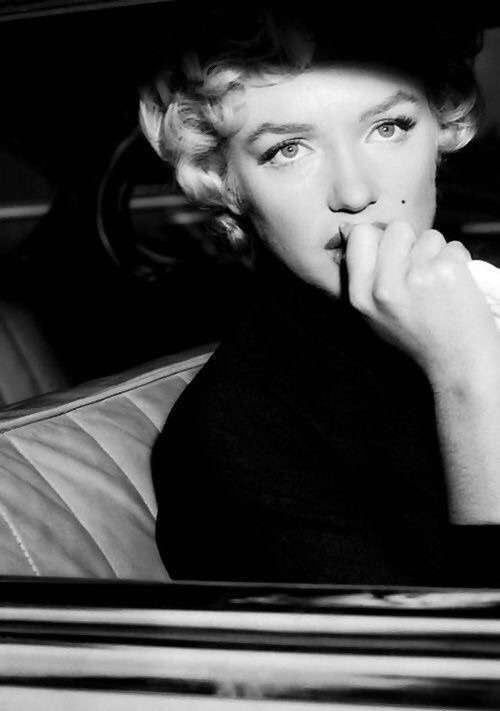 it's twisted that were never in her life, never her friends, ppl she loathed basically went and acted like they know her personal life, what happened behind closed doors and every little detail about her life, Marilyn Monroe i'm so sorry