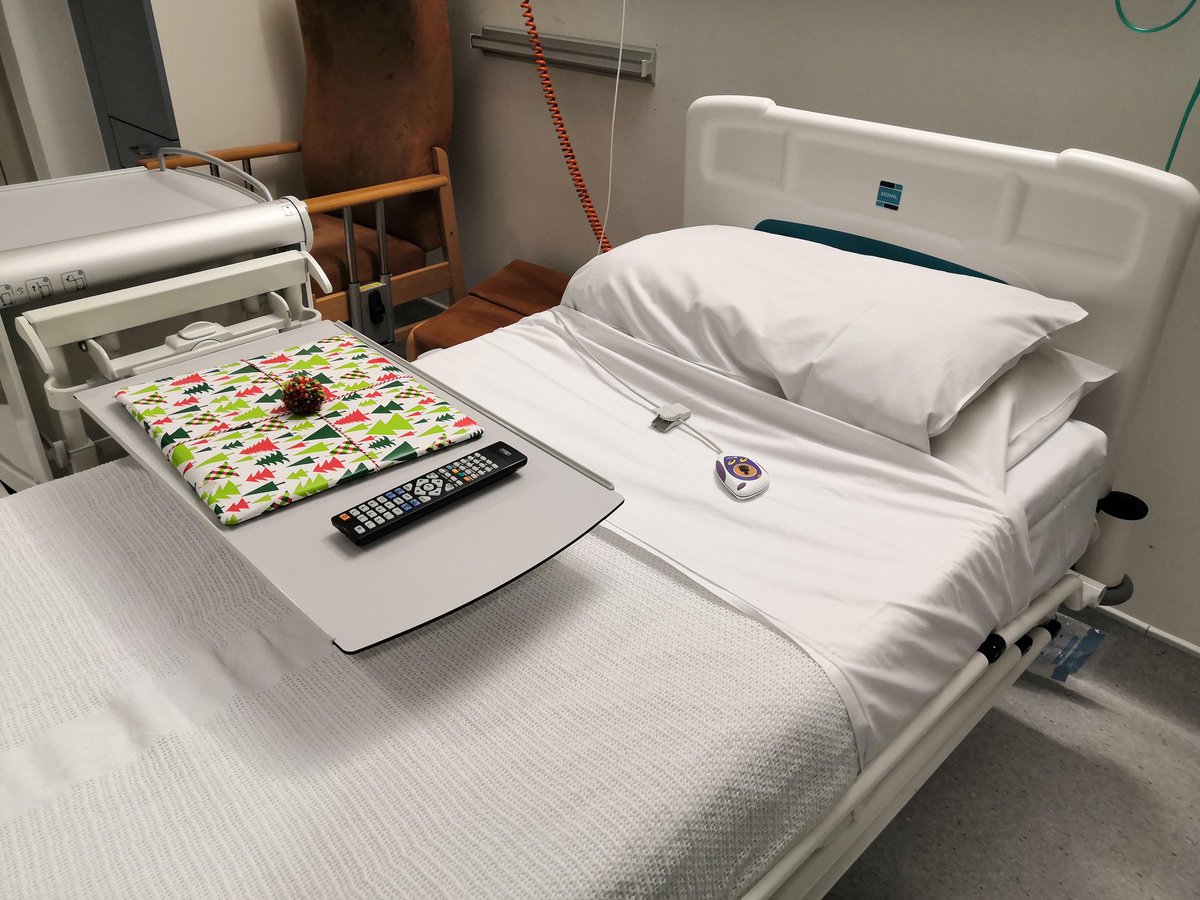 Sister_Helen_'s tweet photo. Room all ready and waiting for our last Christmas eve admission, and look! Santa has already been!
#strokeward #christmasinhospital @SomParNHS @SisterHannah5 https://t.co/veiieVqgiH