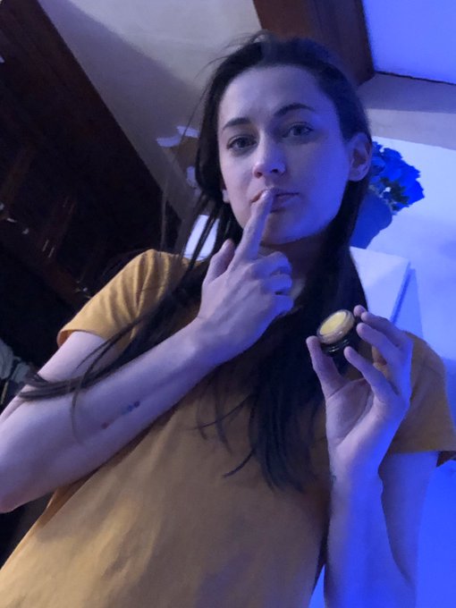 Good thing I remembered to take my Kush Masters CBD lip balm to NYC!! It was a total life saver!! Get<a href="/tag/manyvids"class="tags"><span>#manyvids</span></a><a href="/tag/mvsales"class="tags"><span>#mvsales</span></a>