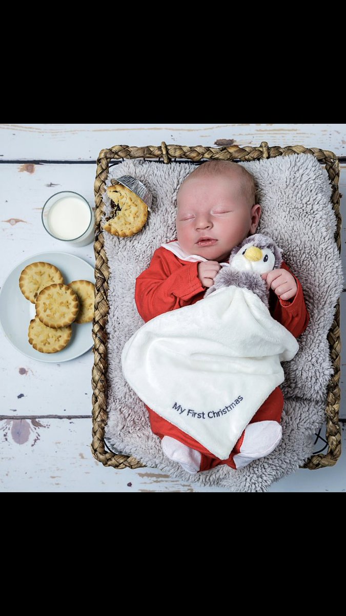 Baby Riley’s 1st Xmas!
If only he knew the excitement he will have in the next few years !