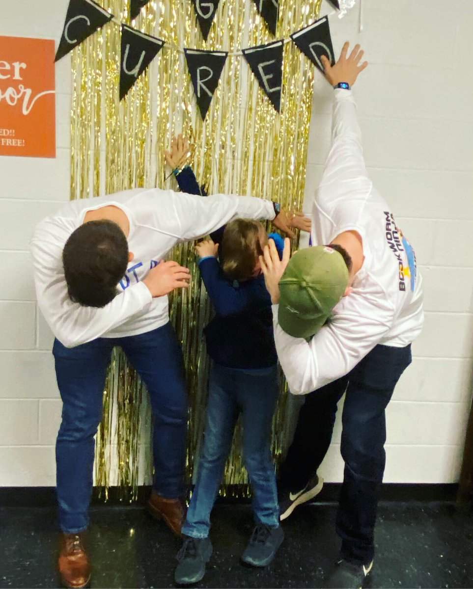 fotoisfamily's tweet photo. As the year WRAPS up, we wanna give huge birthday shoutouts to Logan (turned 12 on the 10th) and Matty (turned 6 on the 9th)!! To help keep birthdays coming for THON kids just like FOTO’s, peep https://t.co/sqttlQh62E and consider making a Christmas Eve donation🎗💙 #FTK https://t.co/jM5QVnPgcq