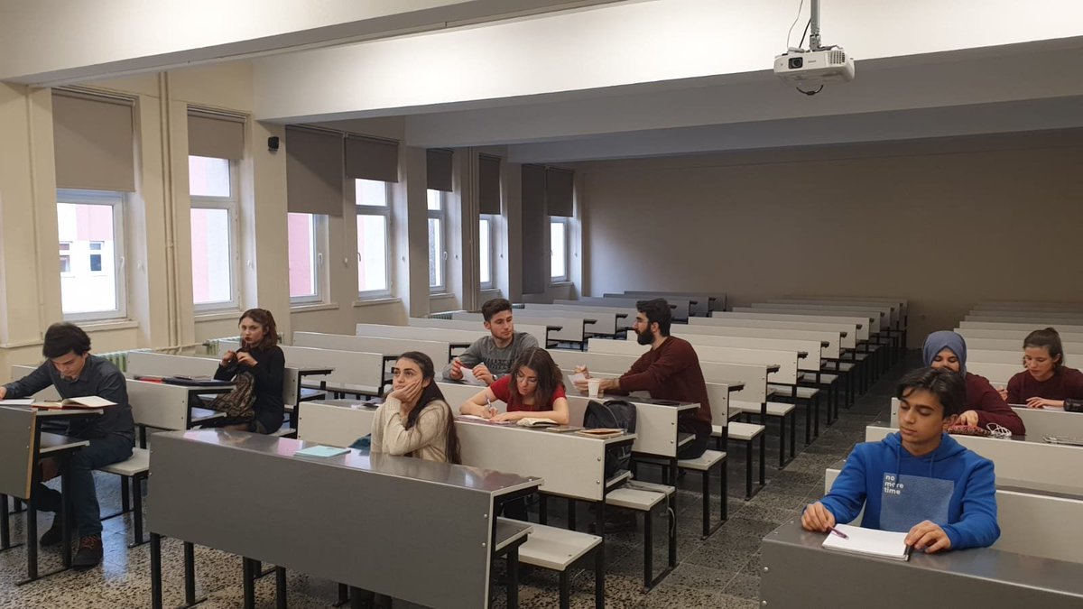 Sosyal Bilimler ve Münazara Topluluğu olarak bugün Akademi Toplantımızda Franz Kafka - Dönüşüm kitap analizi ve Kefernahum film analizi yaptık. 😊
#İBUSBMT #AİBÜ