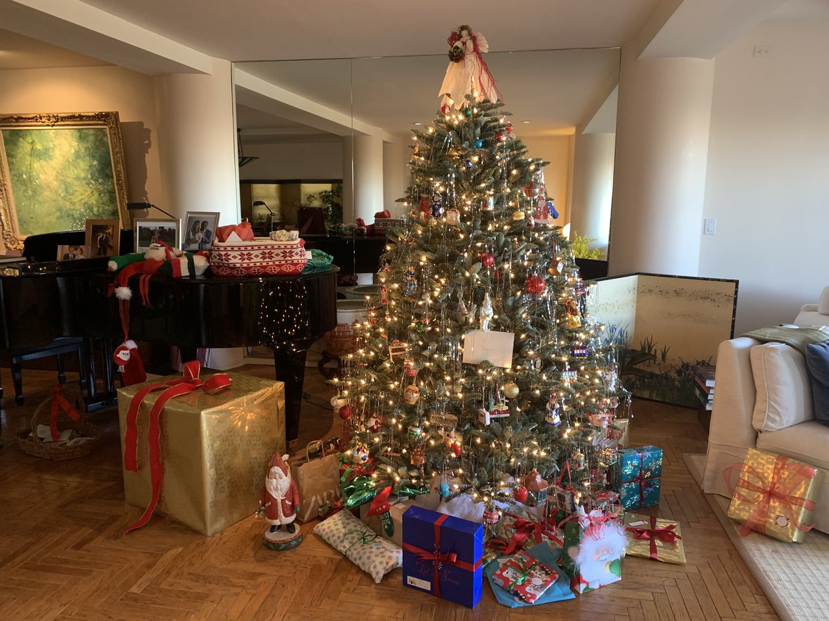 itstonybennett's tweet photo. 🎄Merry Christmas to all who are celebrating today 🎄
- Your Friend, Tony https://t.co/pc3sphAgWl