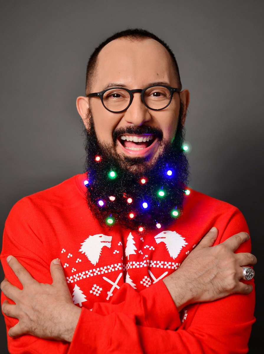 AlvaroCueva's tweet photo. ¡Feliz Navidad /Foto: 
@joselbueno / @adn40 @Milenio @N22Digital @tlnovelastv 
 #feliznavidad #merrychristmas #christmasbeard #xmas #happyholidays #merryxmas #navidad #navidad2019 #christmaslights #beardedmen #bearded #beard #barba #alvarocueva https://t.co/IrtOeYs5rV