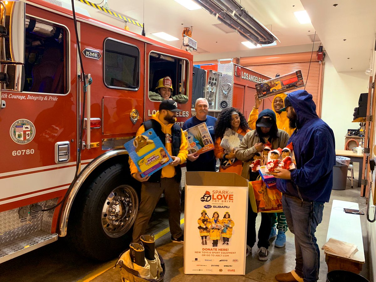 TheRoxShop's tweet photo. This Christmas we held a toy &amp; clothing drive to give back to those in need, big thank you to everyone who donated! You are appreciated 🙏🏼. Also to fire station 112 for all they do including giving back! Happy Holidays everyone from the ROX team 🎄⚡️❤️ #TheRoxShop https://t.co/xXuc148dmv