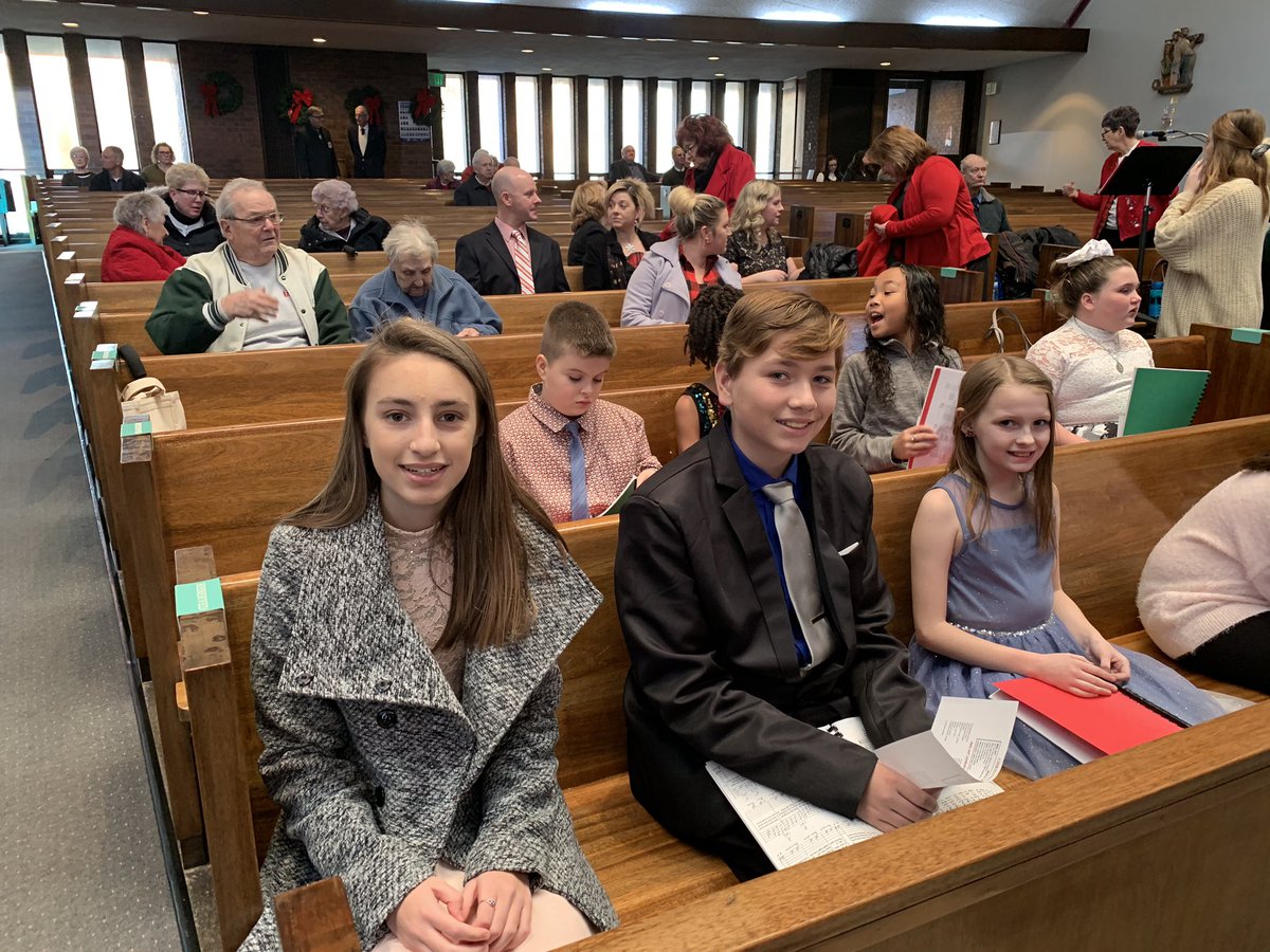 olhsl's tweet photo. OLHSL Students singing at the 4pm Christmas Eve Mass! @ArchbaltSchools  #RiseAbove https://t.co/O1ED5Ua33X