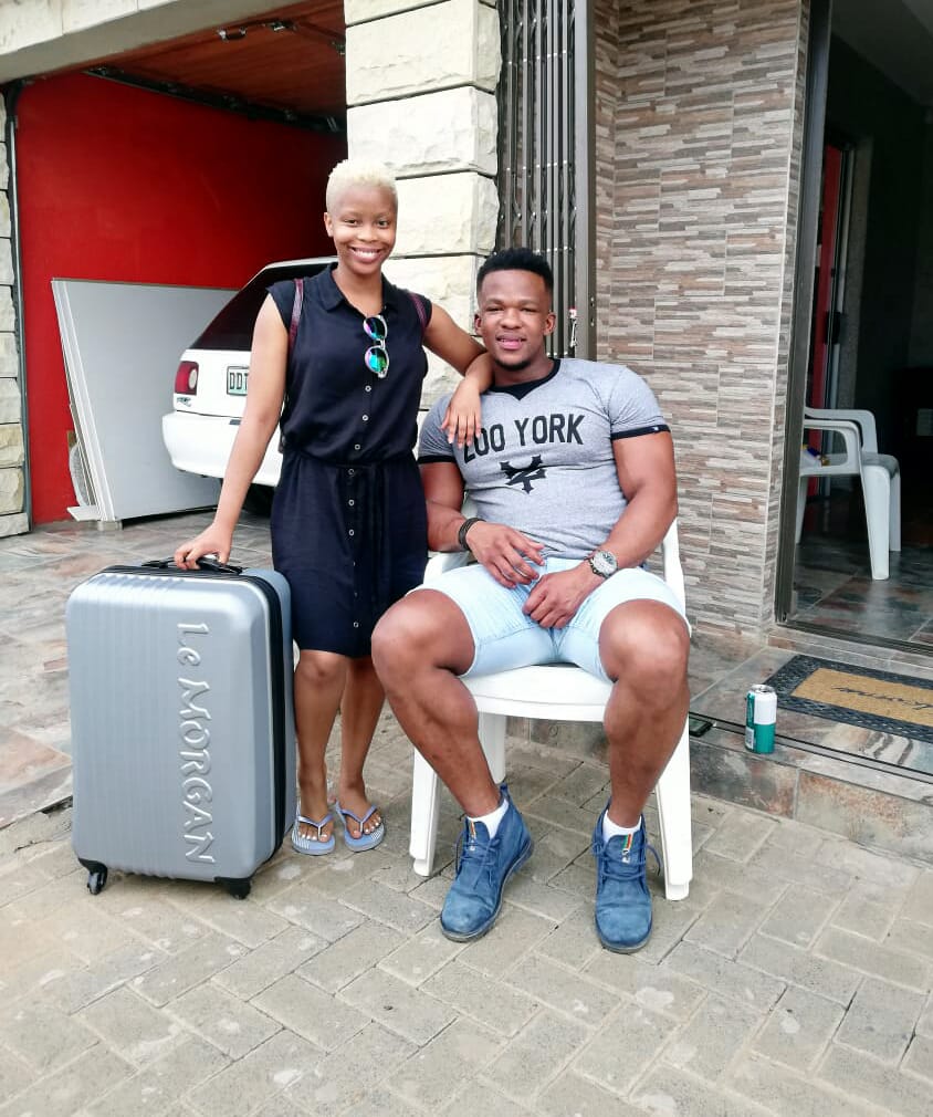 lllledwaba's tweet photo. 🗣#MeFamily: Laughing, relaxing and eating good food. There’s no place like home! ❤❤❤ https://t.co/YhkanJ6Pz9