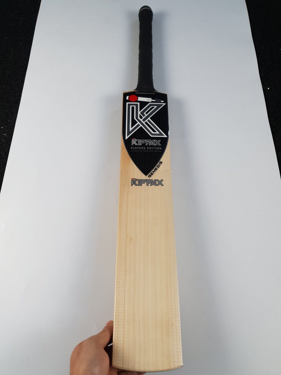 EclipseAllSport's tweet photo. Kippax Genesis players editing sachin tendulkar profile 2lb 10.2oz including scuff sheet and edge tape 39mm edge 64mm spine full shape, monster bat. Will be listed and reviewed on the website shortly. #BestBats #PingKings #MonsterBat #SachinTendulakarProfile https://t.co/vyz36JGsWj