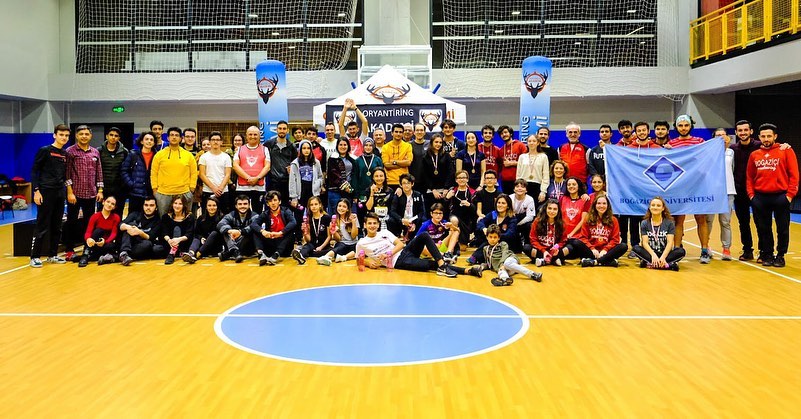 En uzun gece olan 21 Aralık günü İstanbul Indoor Cup 2019 yarışına katılım sağlayarak çok keyifli bir gece oryantiringi yaptık.Bizim için fazlasıyla madalyalı geçen bu yarışa katılan ve derece alan bütün üyelerimizi tebrik ederiz 🏅 #marmaraüniversitesi #Oryantiring @marmaraunv