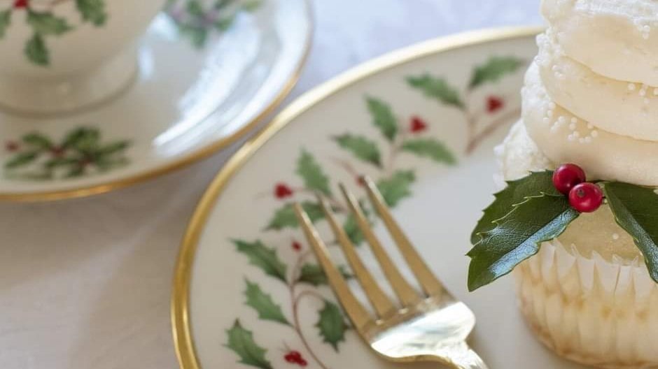 _appliancehouse's tweet photo. Wishing you and your loved ones a very happy holiday! We look forward to serving you again soon. https://t.co/EPfEGkpMd2