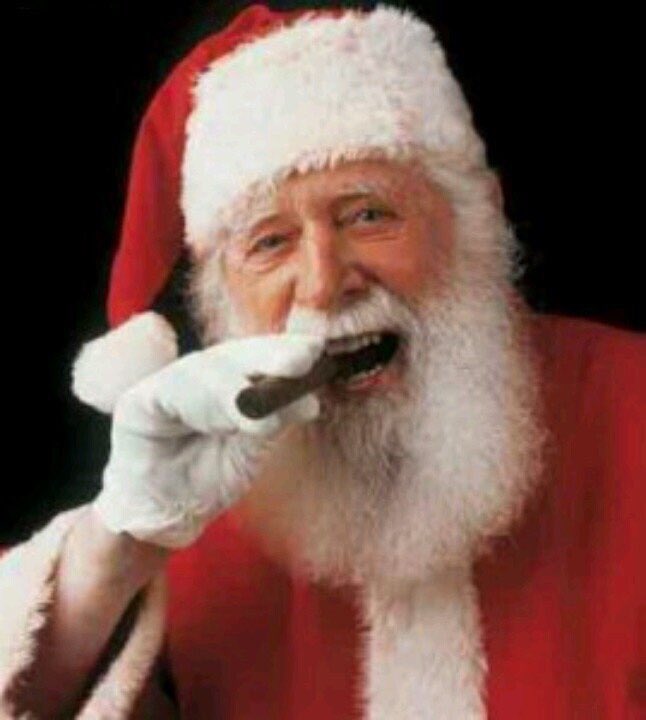Turns out that Santa prefers #cigars over cookies at our house. But go ahead and leave both. And maybe a nice Port or Scotch. Merry Christmas! 🎄🎁