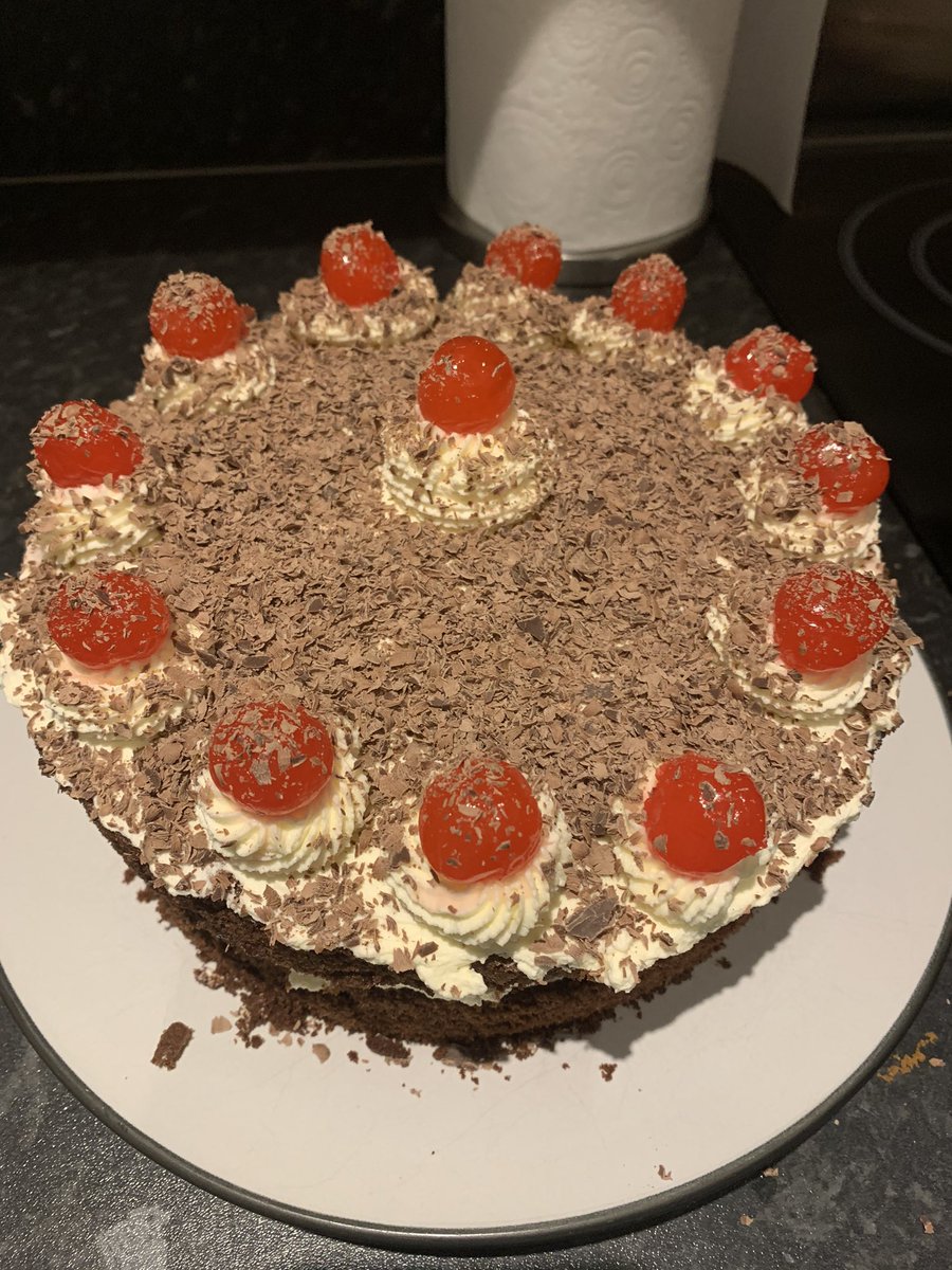 Christmas Day desserts are ready 😊. Merry Christmas everyone 🎄.