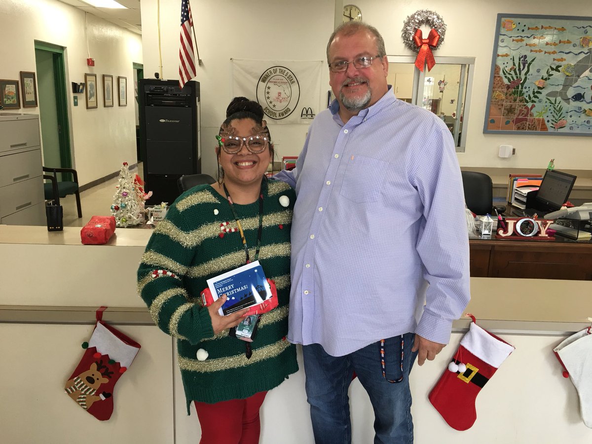 jsaunders_twm's tweet photo. Blessed to be part of the #BurnettMS &amp; #MangoElementary family #outreach @FaithTampaBay @TampaFreeWill #Christmas https://t.co/PgIOxbDSrI