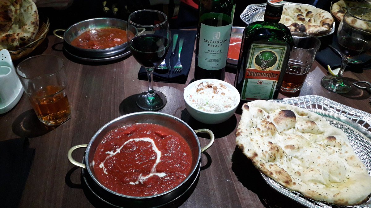 StephenPKendal's tweet photo. Great way to spend Christmas Eve.!! 🍸🥂🍻🍹🍸 https://t.co/RhrPoSzgsJ