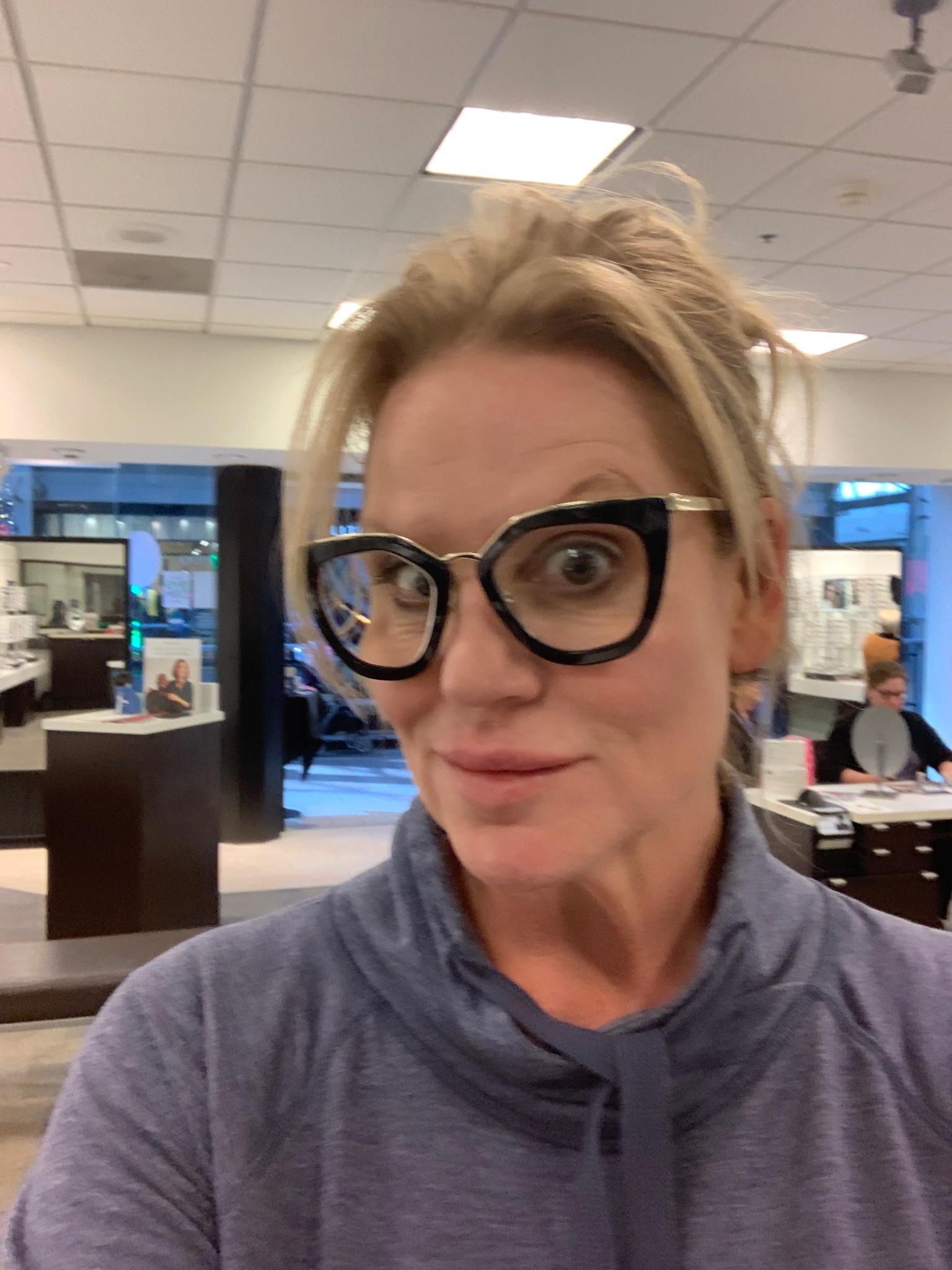 TW Pornstars - 1 pic. Kelly Madison. Twitter. Got new glasses for
