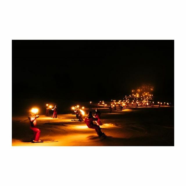 AlpineEscape's tweet image. Celebrate Santa's arrival in Courchevel 1850 tonight and La Tania tomorrow 🎄⠀
⠀
Street performances at 2.00pm and 4.00pm in the streets of Courchevel.⠀
⠀
From 5.00pm: Gospel concert, torchlight descent, Santa Claus’ arrival and fireworks followed… ift.tt/2MnUZjF