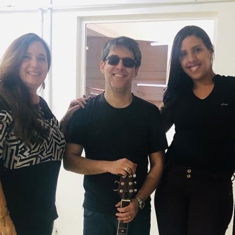 MalignoJr's tweet image. Fazendo o acústico no almoço pré-Natal da MZF4. Confraternização com muita música boa para fechar o ano de intensos trabalhos na Hyper. Obrigado a todos que estão conosco nesta jornada! #hyperclassstrings #hyperprostrings #hyperstrings #mzf4 #malignojr #endorser #musica #violao