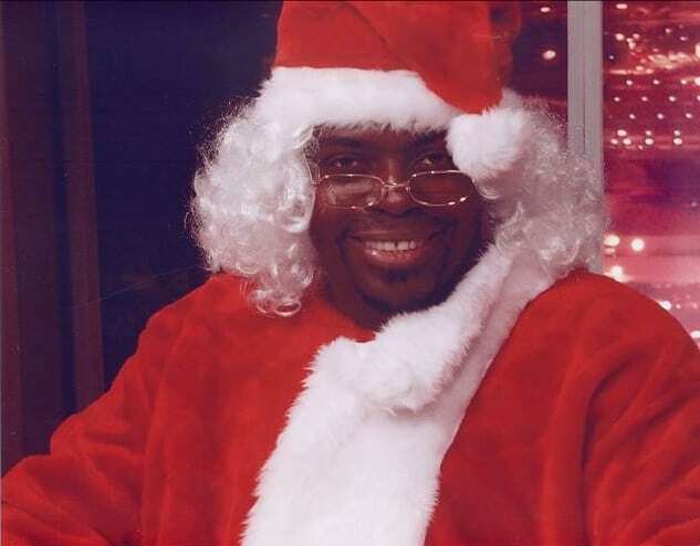 NesterDudley's tweet photo. Str8 outta #SouthCentralSouthPole coming to your crib! Cedric Claus wishing all o y'all Merry Xmas! 🎄🎁 #JingleBeans #ShakeYourSleigh! https://t.co/afkUBUigqx https://t.co/JCXzpI792y