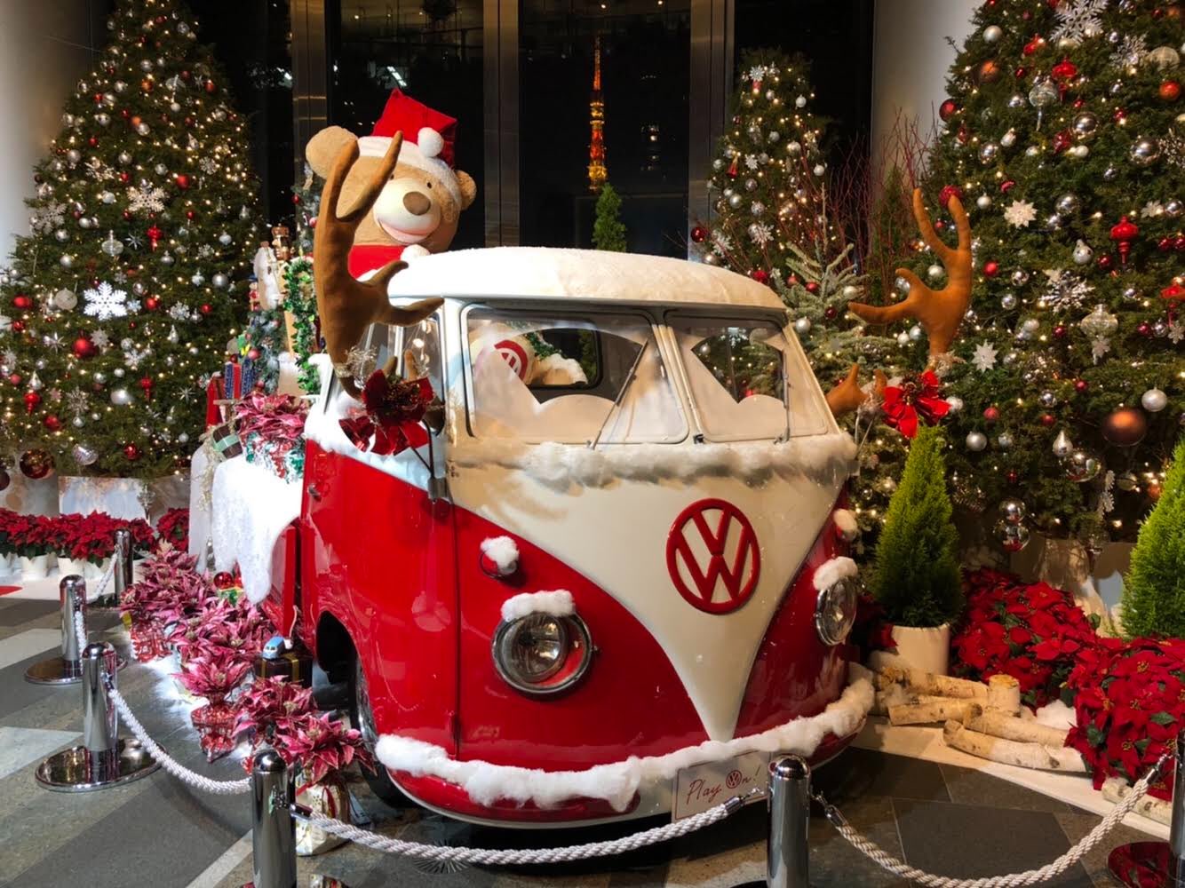 公式 新虎ヴィレッジ 本日はついにクリスマス 等身大フォトプロップスとメリーゴーランドのフォトスポットは本日が最終日 虎ノ門ヒルズのt Crossとクリスマス仕様のピックアップトラックの展示も同じく本日まで さらに 虎ノ門ヒルズで実施中の