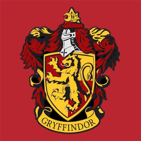 famyhogwarts's tweet photo. E A TAÇA DAS CASAS VAI PARA A GRIFINÓRIA!!! PARABÉNS QUERIDOS.❤️❤️❤️ https://t.co/Fc58ZOpC5J