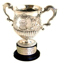 famyhogwarts's tweet photo. E A TAÇA DAS CASAS VAI PARA A GRIFINÓRIA!!! PARABÉNS QUERIDOS.❤️❤️❤️ https://t.co/Fc58ZOpC5J