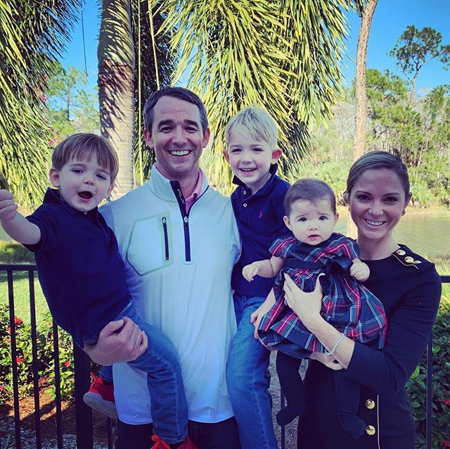 BNSands's tweet photo. All I want(ed) for Christmas was a family picture with three smiling kids... 🎁🎄🎅🏻 Merry Christmas, from our family to yours! https://t.co/e4YvXEvE3u https://t.co/61frk687OT